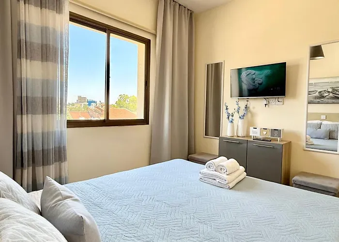 Lovely Ap In The Center Of Kato *